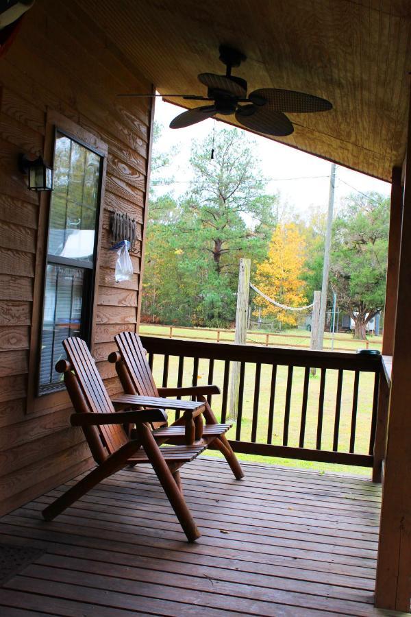Isabel Berry Creek Cabins Bed & Breakfast エクステリア 写真