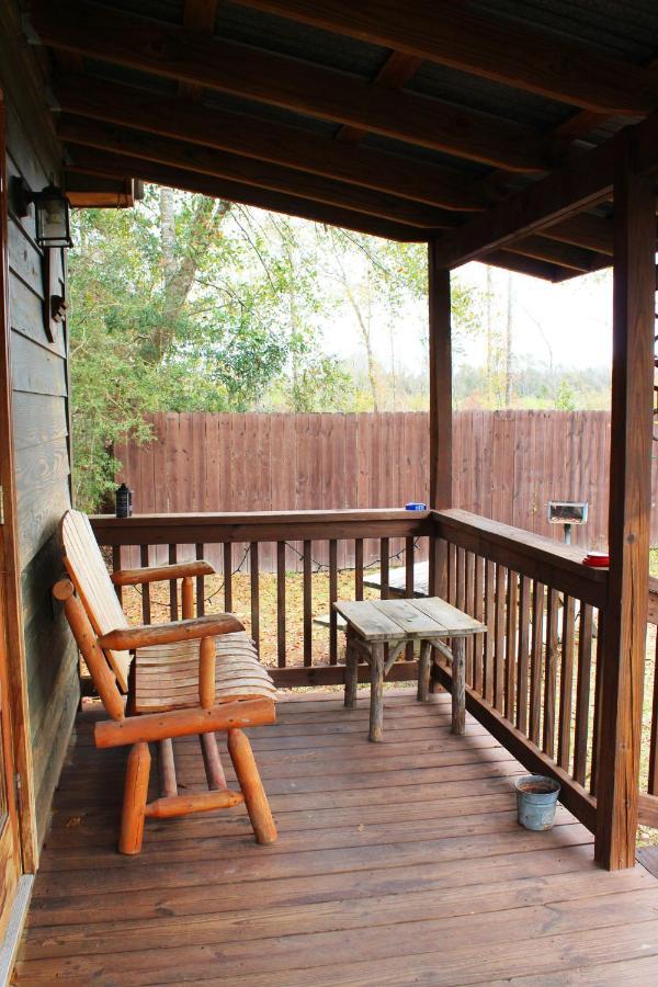 Isabel Berry Creek Cabins Bed & Breakfast エクステリア 写真